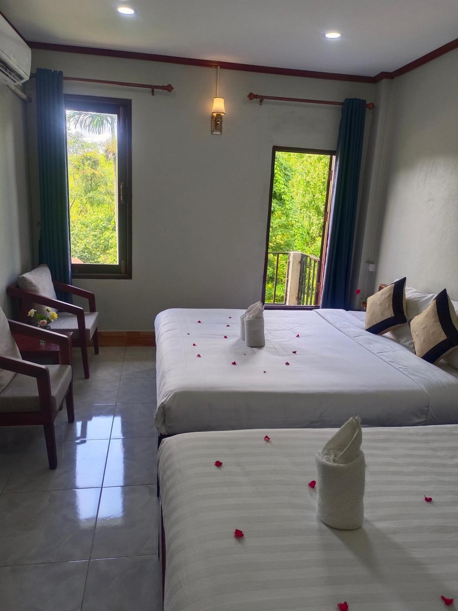 Vang Vieng Champa Hotel Extérieur photo